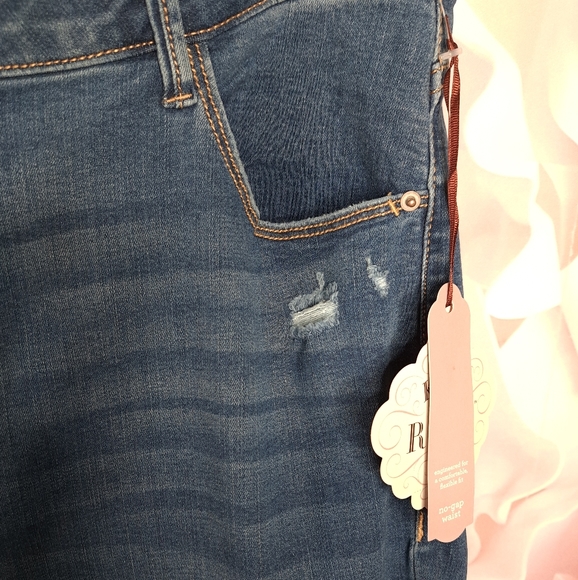 NWT Knox Rose Plus Size High Rise Distressed Bootcut Jeans Dark Wash - Picture 8 of 16